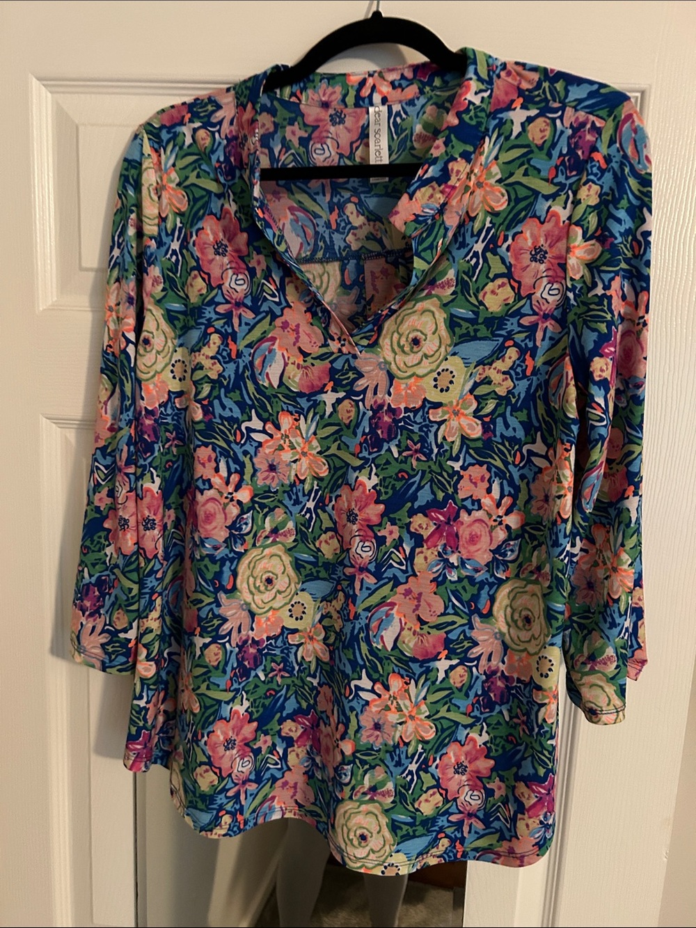 Women's Floral V-Neck Tunic Top in Blue and Pink